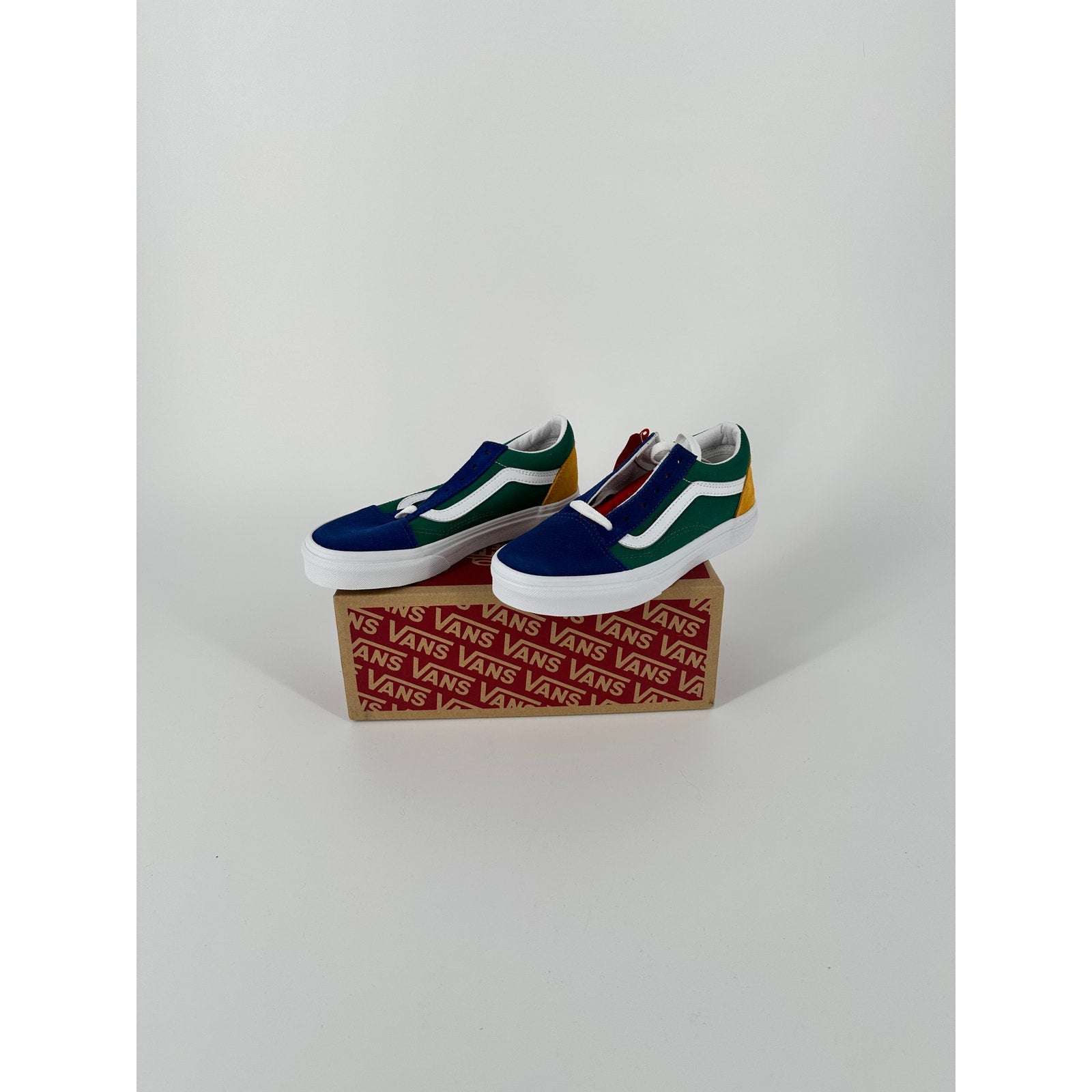 Vans Yacht Club Old Skool Red Blue Green Skate Shoes men's size 4/women's size 5.5 VN0A38G1R1Q