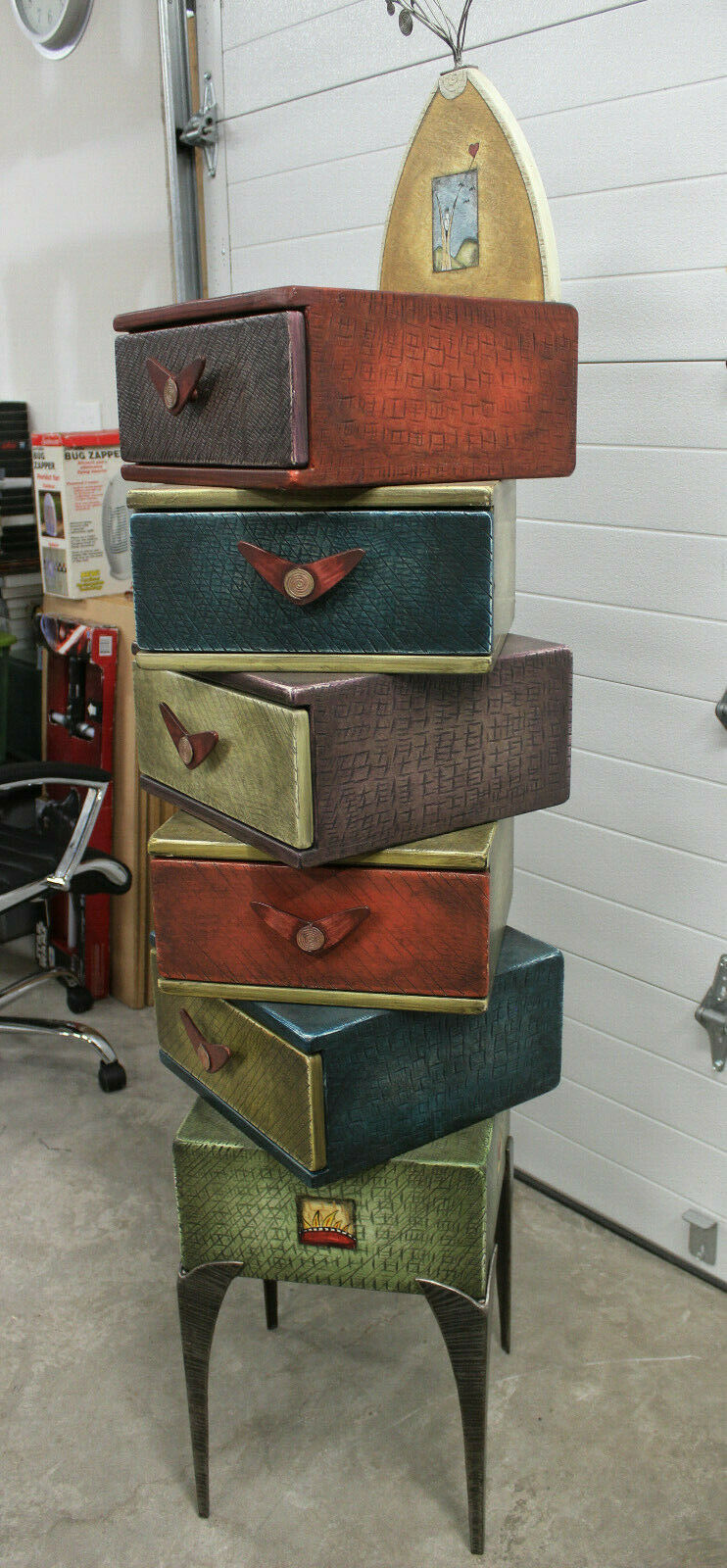 Zoola Avner Zabari Cabinet